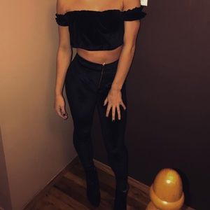 Whole velvet black outfit